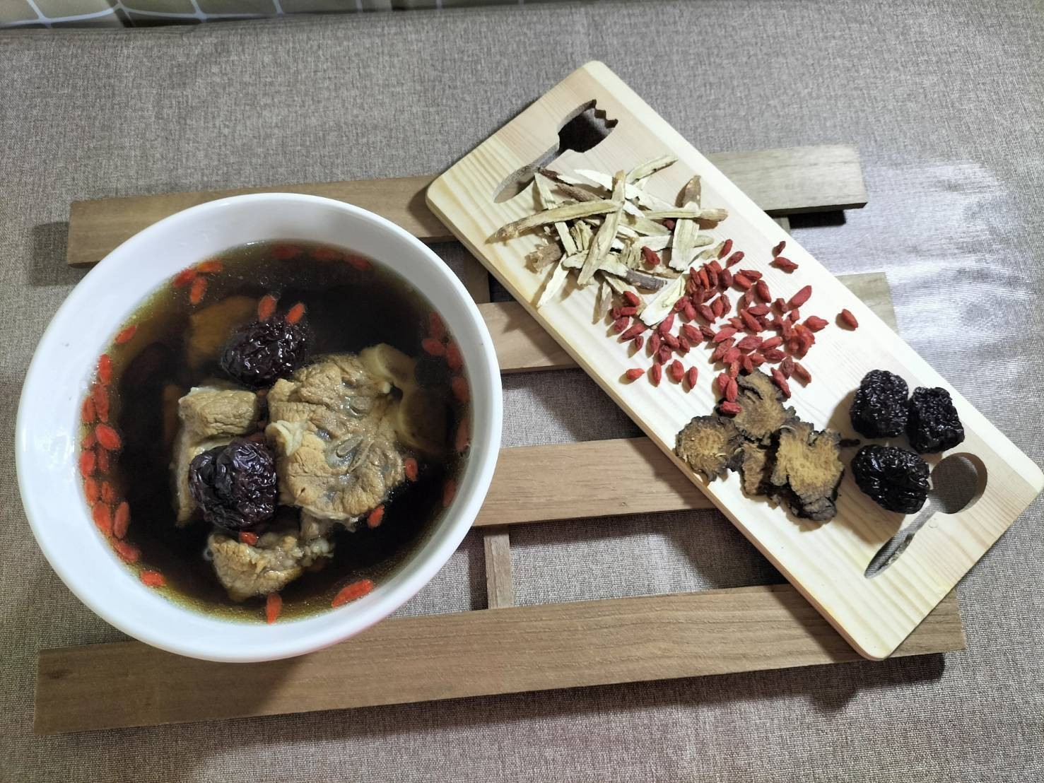加熱雞湯-極品藥燉排骨